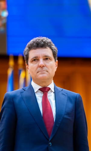 Nicușor Dan cere școli mai sigure și acces real la consiliere psihologică pentru elevi