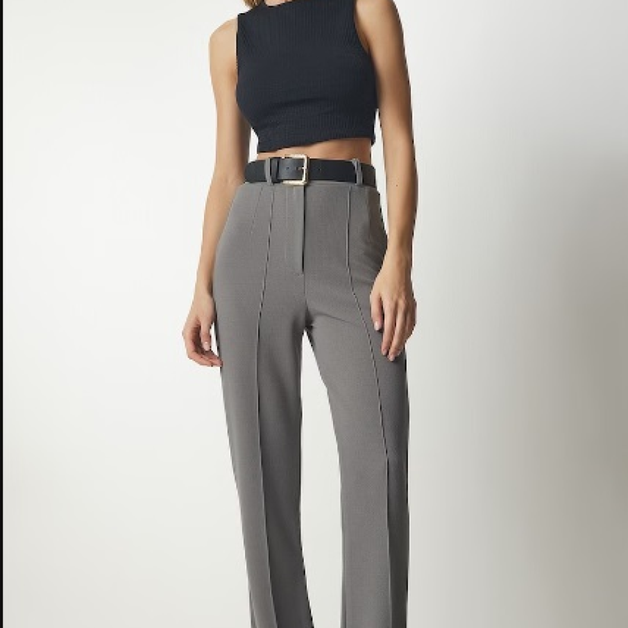 Pantaloni gri cu talie înaltă și pensă Happiness İstanbul. Pot fi purtați cu o cureă și o bluză scurtă sau top crop 