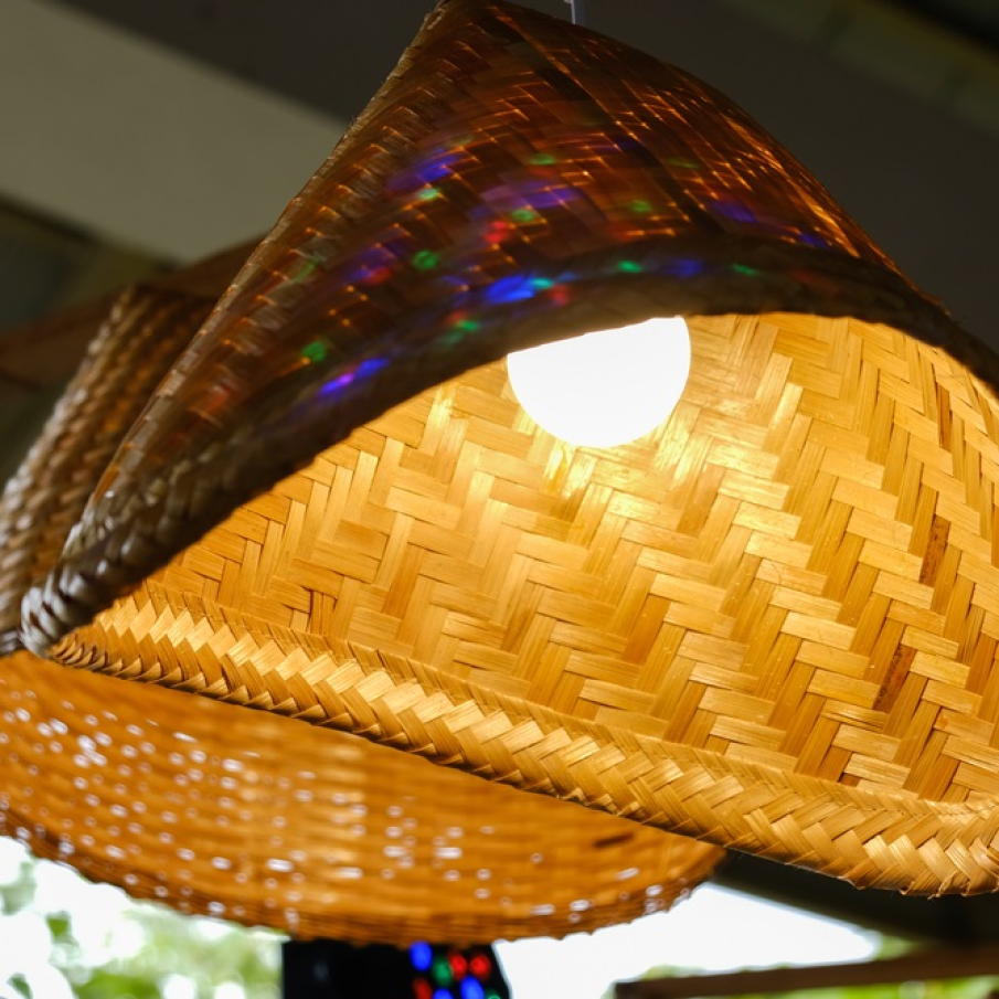 Lustra creativa confectionata din steamer thailandez de fiert orezul 