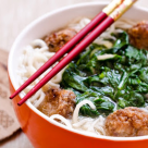 Supa de taitei cu chiftele si spanac