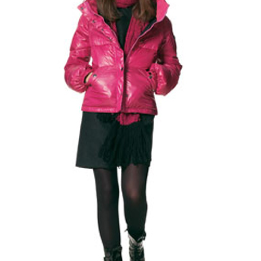 Negru, negru si... o pata de culoare