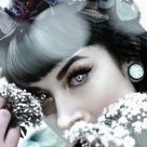 Cum obții machiajul metalic cu aspect înghețat - atât de șic în iarna aceasta! 