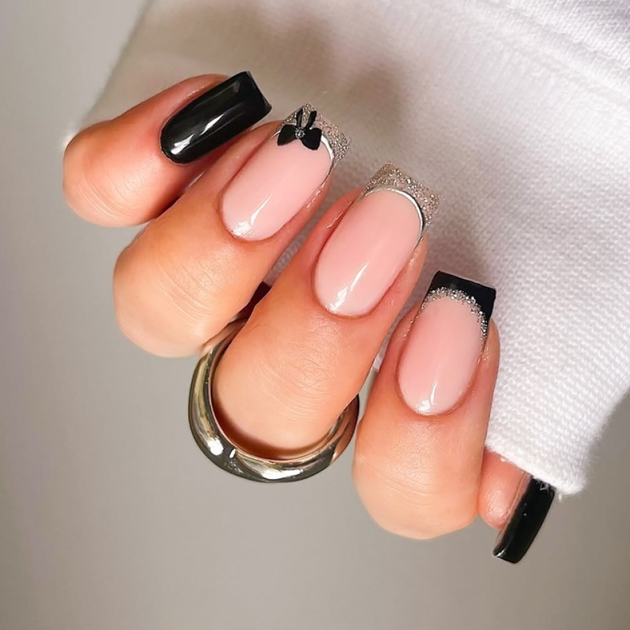 Modele de manichiură french cu accente luxoase și prețioase, în tendințe în 2025