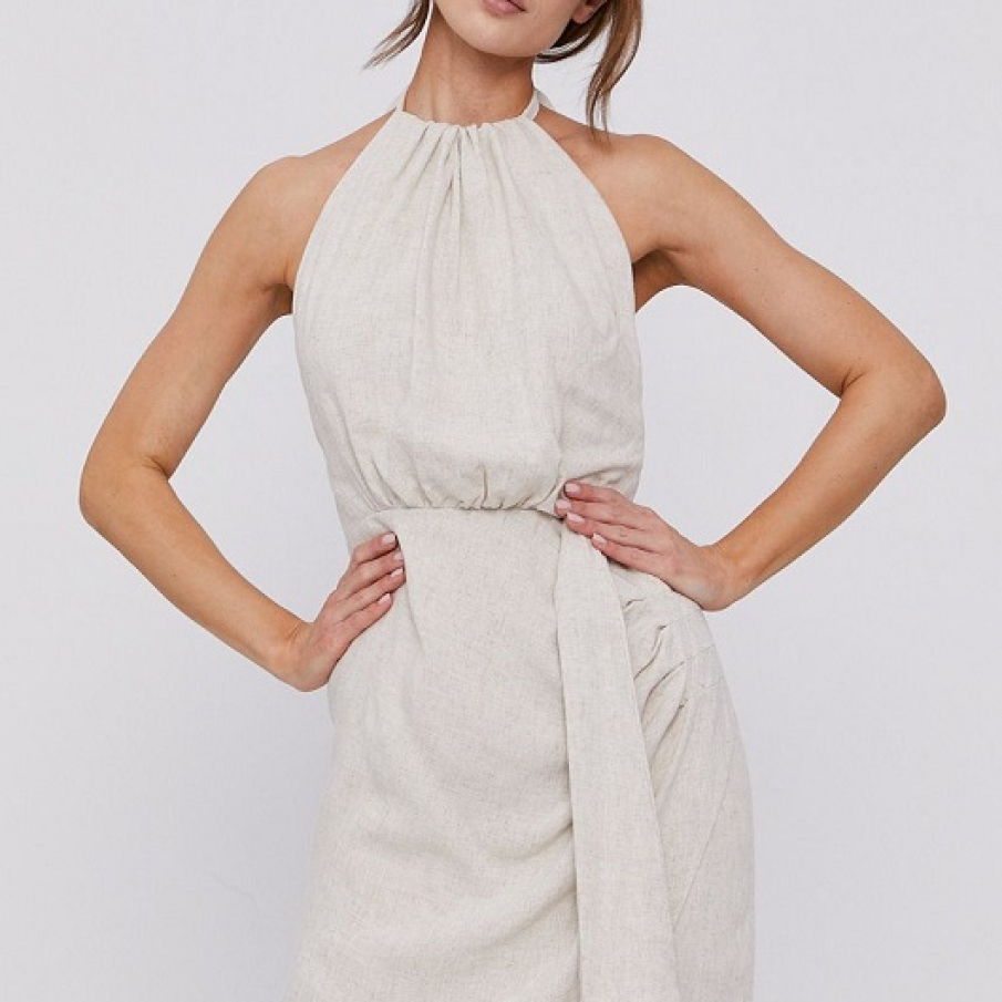 Rochie Bardot în nuanță light de bej, cu încheiere acoperită. Are fason drept și este confecționată 100% din bumbac.