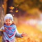 20+ Ghicitori haioase despre toamnă, pentru copii