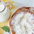 Langosi cu cascaval sau zahar pudra 