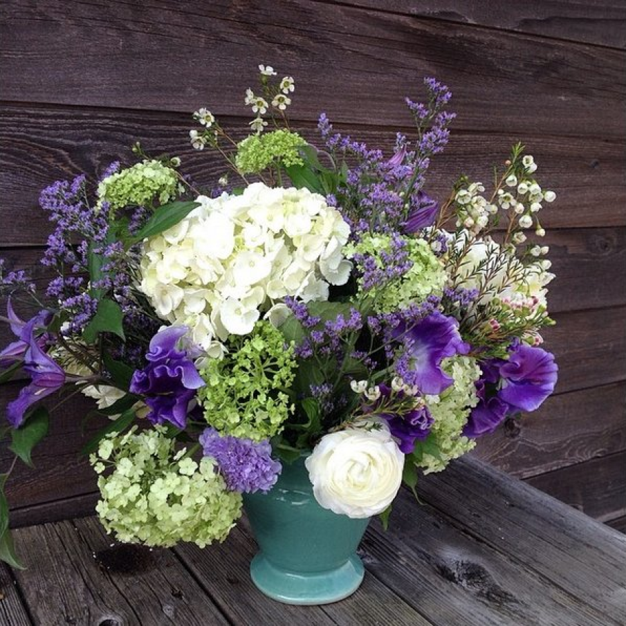 Aranjament cu flori de primavara 