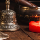 Ascult-o cand esti acasa: Muzica pentru curatarea energiilor negative din locuinta si cresterea vibratiei locului