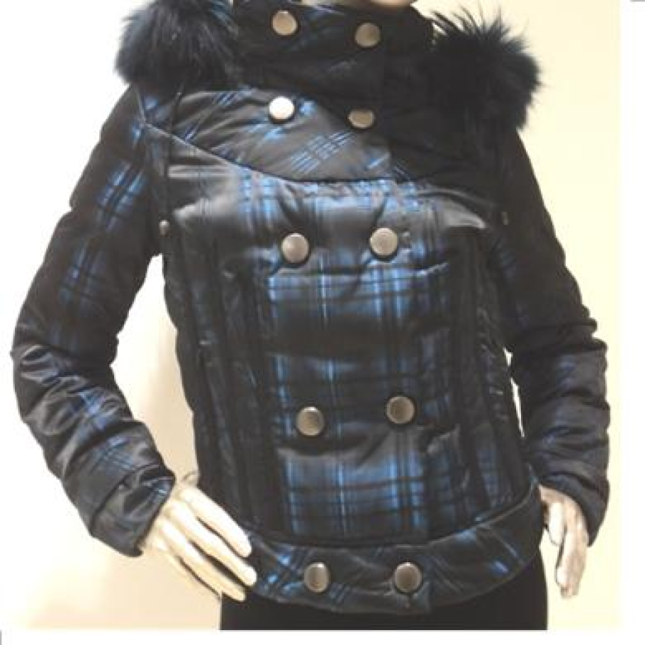 Jacheta de dama, cu gluga detasabila