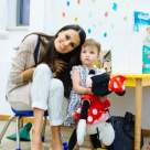 (P) Bebelusii se pot bucura de pana la 12 ore de protectie impotriva umezelii datorita noii generatii de scutece chilotel