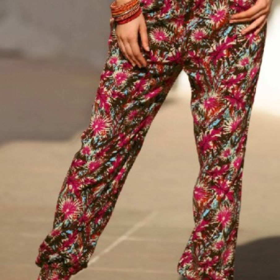 Pantalonii statement 