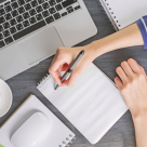 O absolventă UBB caută pe Reddit presupuse victime ale abuzurilor unui fost profesor