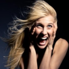 Femeia, victima a speciei?