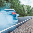 Cum să interpretezi culoarea fumului scos de mașina ta