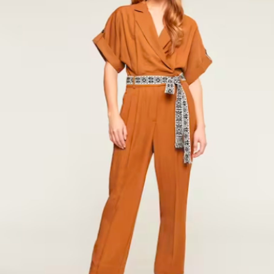 Motivi Salopetă cu decolteu în V și mâneci căzute