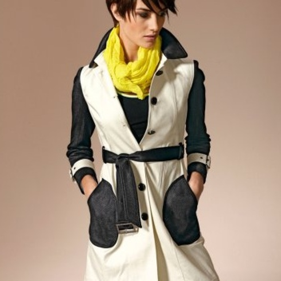 Trenchcoat cu detalii contrastante 
