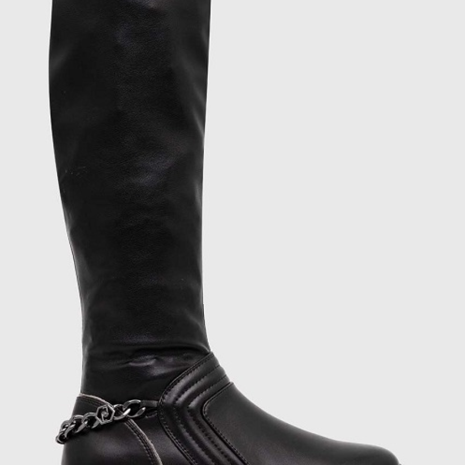 Cizme negre din colecția Liu Jo, cu talpă înaltă, plată și comodă din cauciuc și detaliu decorativ în stil lanț la baza gleznei