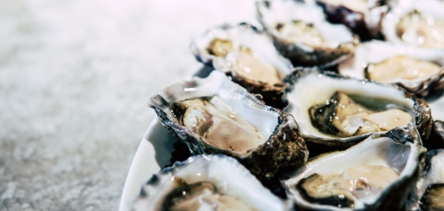 Ce se formeaza in interiorul stridiilor?