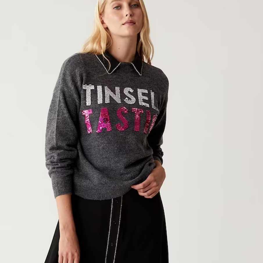 Pulover Marks & Spencer gri închis, cu aplicații grafice tip text, realizate din paiete 