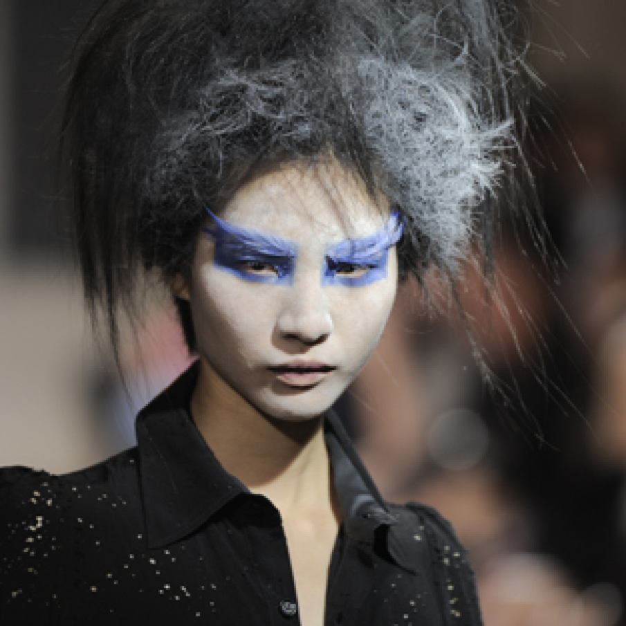 Influente gotice si punk, machiaj masca