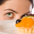 10 obiceiuri proaste care te ingrasa