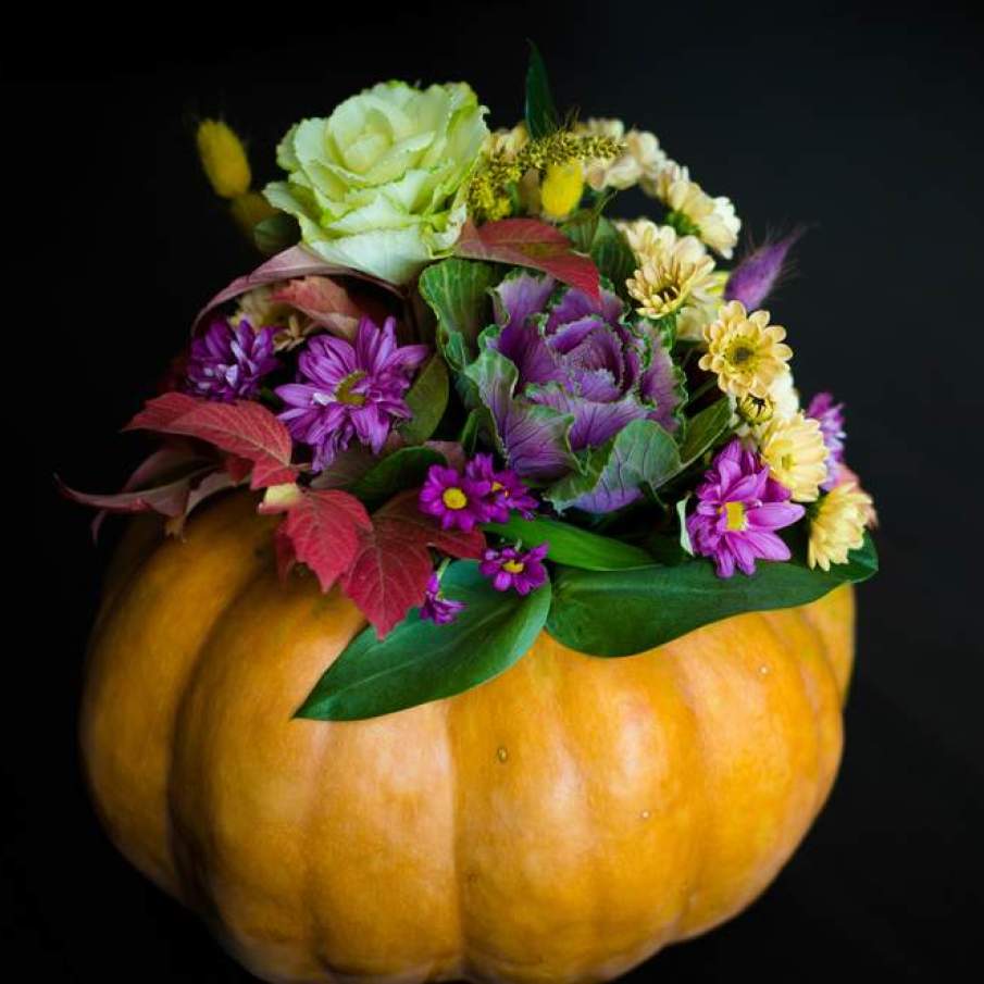 Aranjament floral in dovleac 