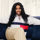 TOMMY HILFIGER CELEBREAZĂ ISTORIA CONEXIUNII SALE CU MUZICA PRIN CAMPANIA TOAMNA 2023 CU QUINCY JONES ȘI SZA