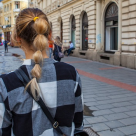 Ce patesc femeile cand merg pe strada in Bucuresti