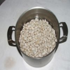 Fasole batuta cu ceapa prajita si varza murata