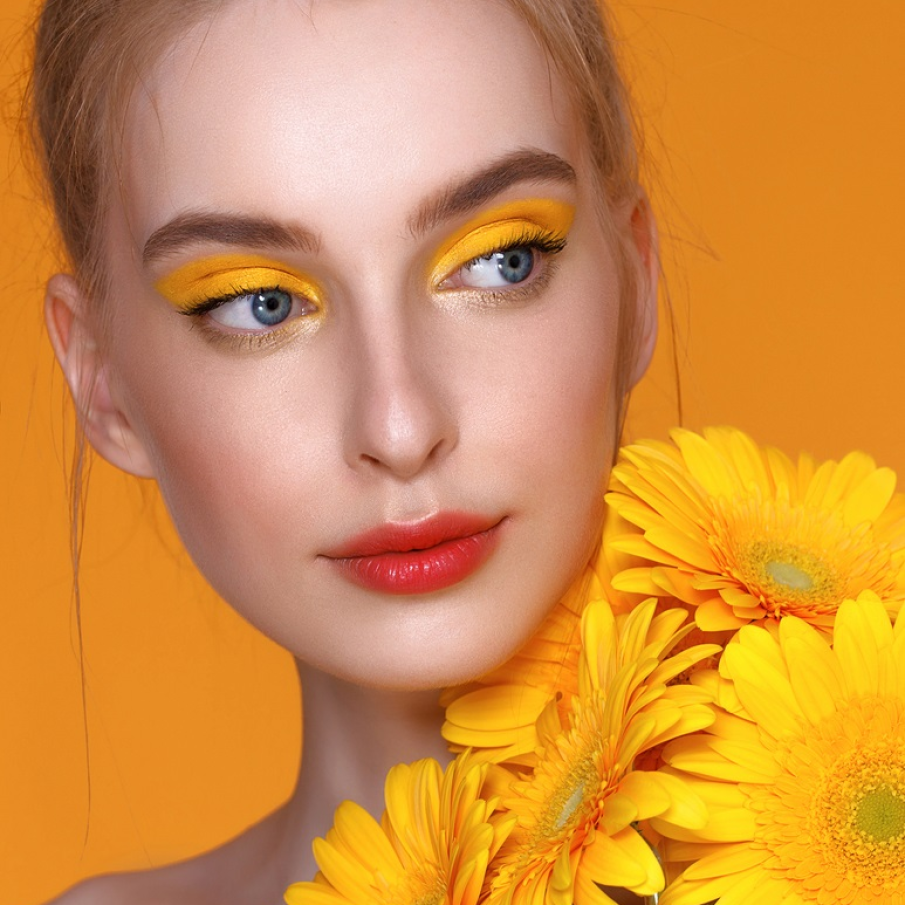 Machiaj în stil cat eye 