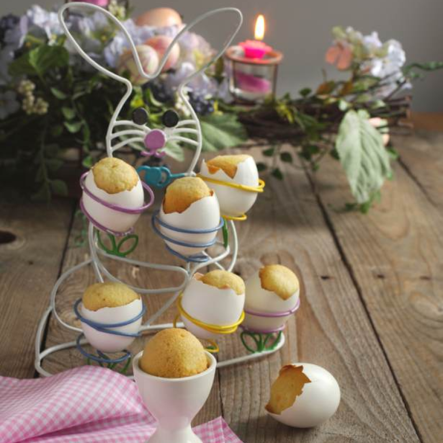 Briose de Paste in suporturi si coji de oua 