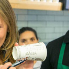 Vedetele sarbatoresc reintalnirea cu Pumpkin Spice Latte la Starbucks Cotroceni
