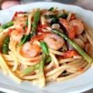 Paste cu sparanghel, creveti si busuioc 