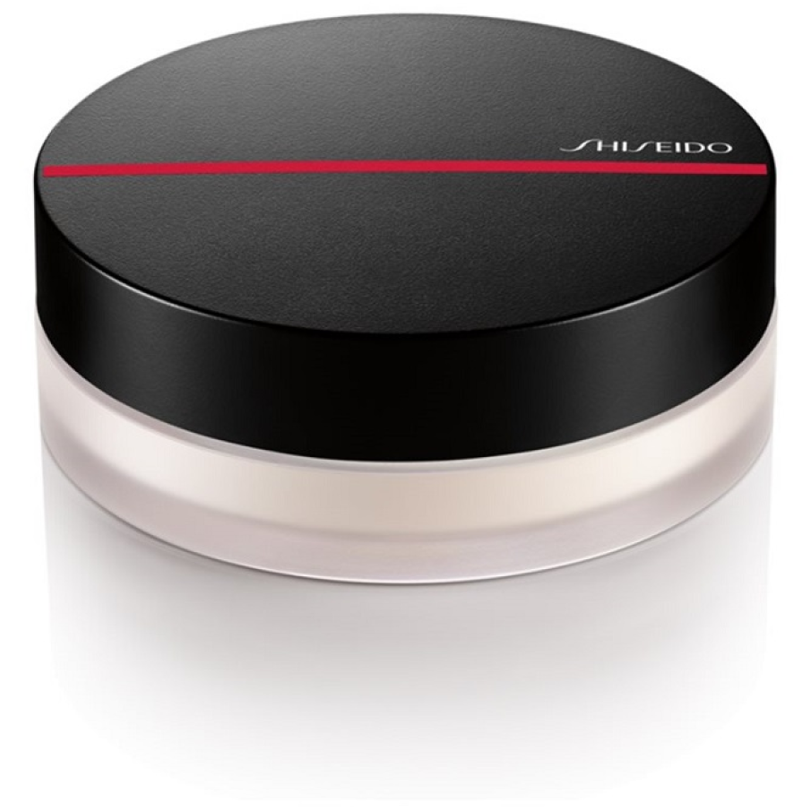 Pudra translucidă cu efect matifiant Synchro Skin Invisible Silk Loose Powder de la Shiseido. Este necompactă, excepțional de fină și transparentă, conferind tenului un finisaj neted, mereu perfect.