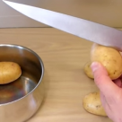 Cum sa cureti cartofii pentru salata de boeuf