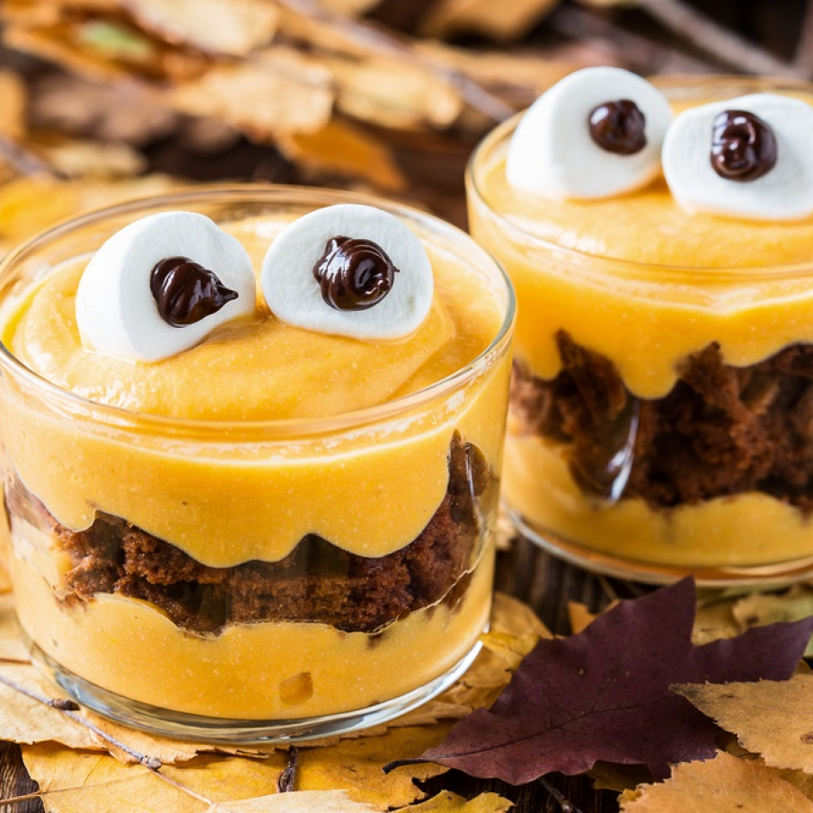 Răsfăț dulce de Halloween: Micul monstru realizat din biscuiți și cremă de mascarpone cu dovleac 