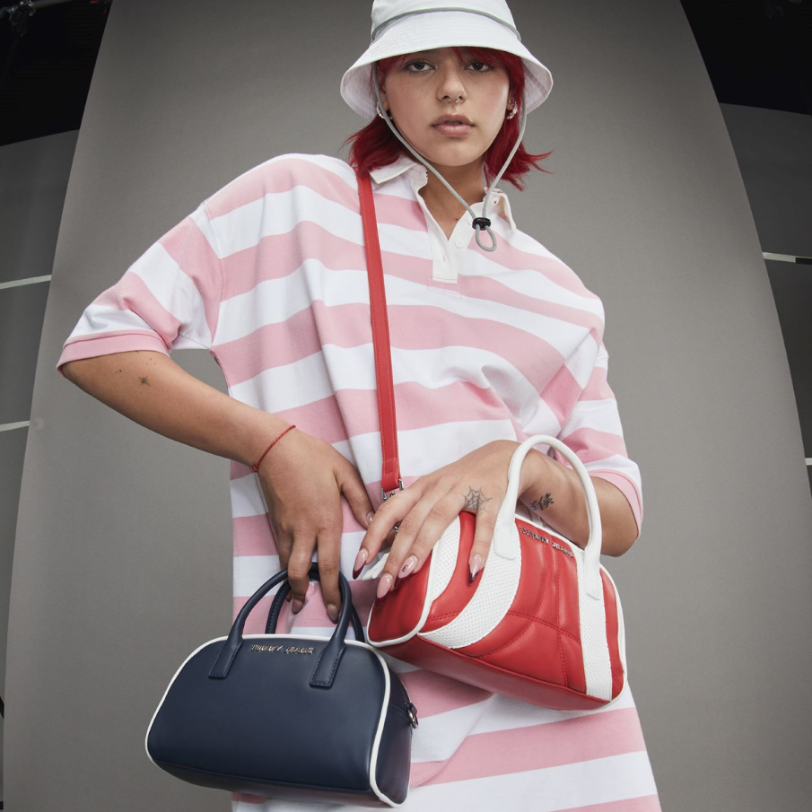 Noua colectie 2022 de genti si posete -  TOMMY HILFIGER