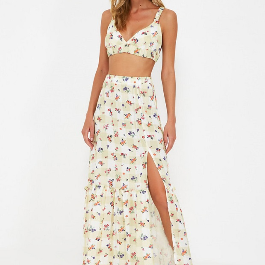 Set cu imprimeu în carouri și floral, format din top tip sutien și fustă evazată, cu sliț 