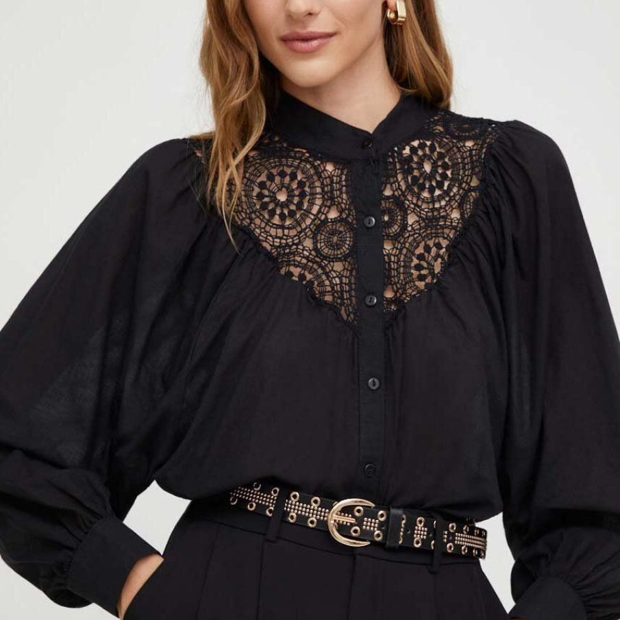 Cămașă din bumbac X limited collection NO SHAME din colecția Answear Lab. Are o croială  lejeră care permite libertatea de mișcare și dispune de inserturi decorative în zona decolteului