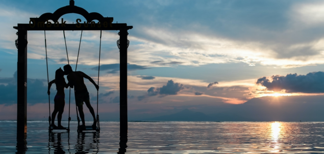 Partenerul tau vorbeste foarte mult despre el. 