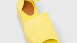 Sandale galbene din colecția Answear Lab confecționate din imitație de piele întoarsă, cu interior din material textil 