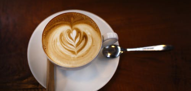 Cate cafele bei pe zi?