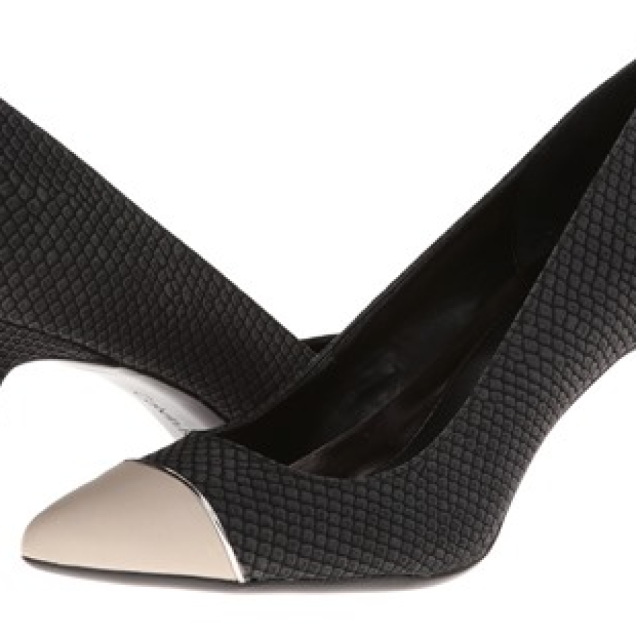 Pantofi Calvin Klein foarte deosebiti