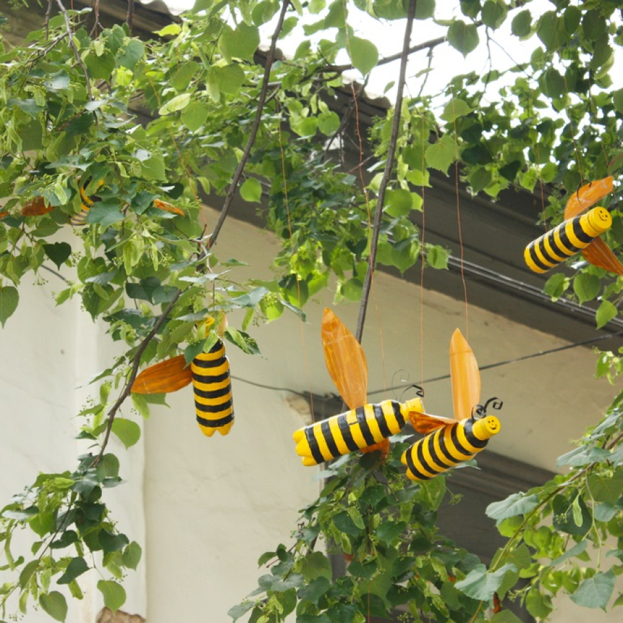 Albinuțe năzdrăvane realizate din sticle de apă refolosite 