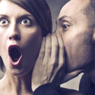 Bârfa poate produce un rău iremediabil. Cum să o evităm