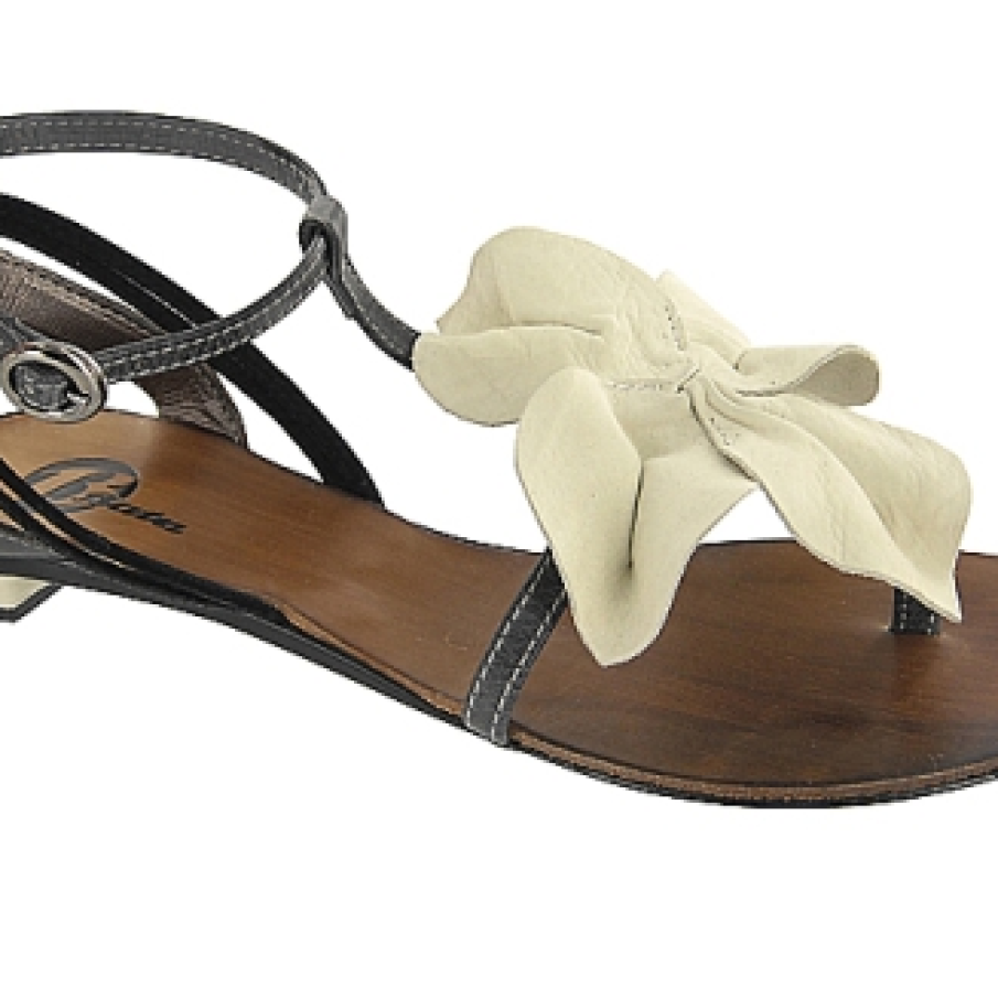 Sandale cu aplicatie florala