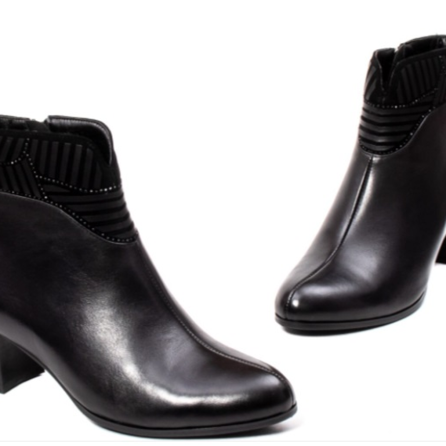 Botine negre versatile, în stilul casual chic, ce pot fi purtate cu cele mai diverse ținute de zi. 