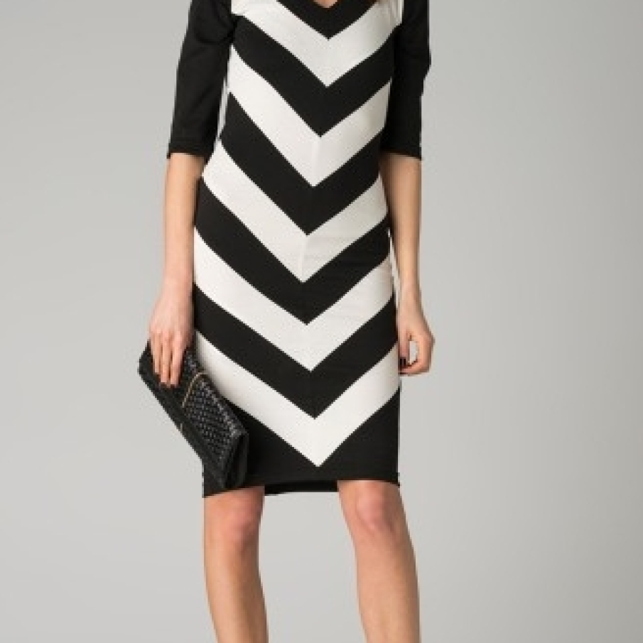 Rochie cu decolteu en-ceour