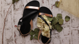 Sandale elegante din piele naturală, cu talpă joasă: negru si bronz