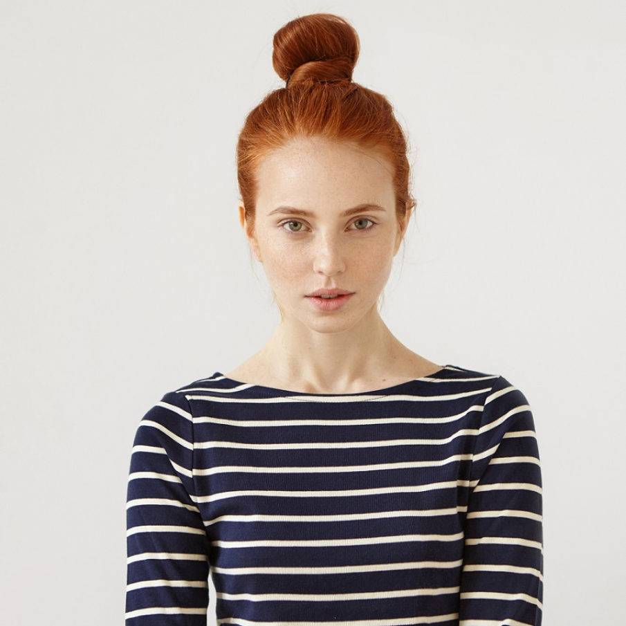 Răsucire dublă, coc lejer, simplu și de neuitat 